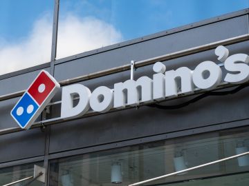 ¿Quieres probar la auténtica pizza neoyorquina? ¡Domino's la trae a tu puerta por solo $10.99!