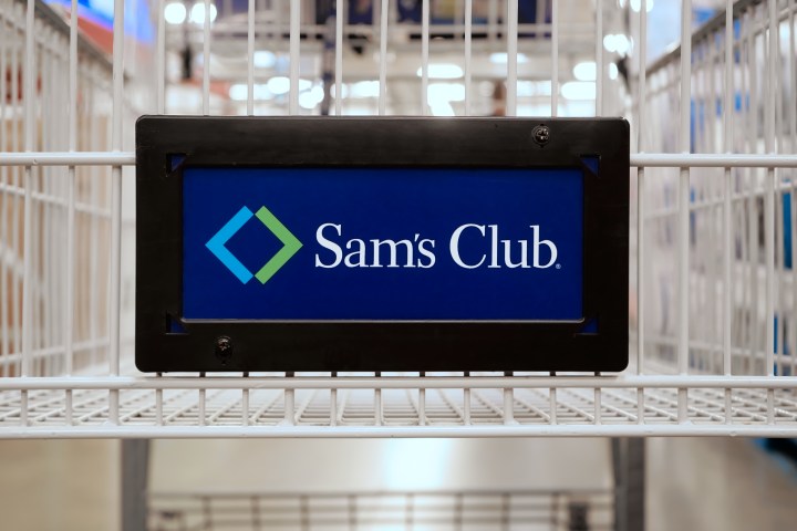 Sumérgete en una experiencia de compra única mientras encuentras ofertas increíbles en productos como espejos de pared decorativos, sillas de juego con pedestal y más, todo disponible en Sam's Club para satisfacer tus necesidades y gustos.