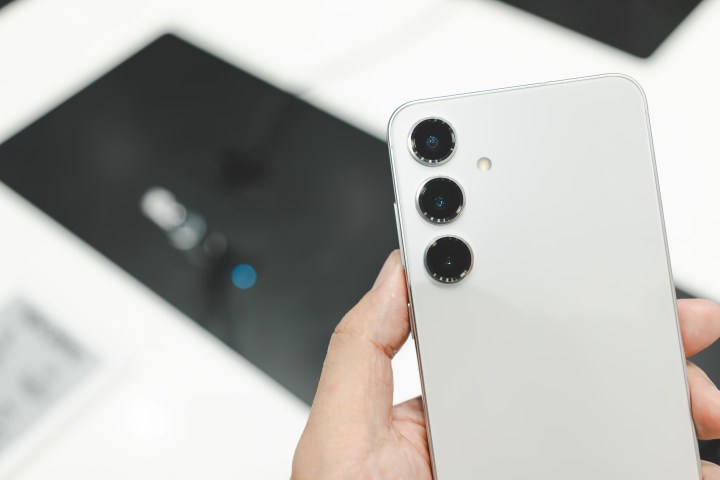¿Es el Samsung Galaxy S24+ el teléfono ideal para ti? Conoce sus características clave y decide si es la opción adecuada para tus necesidades.