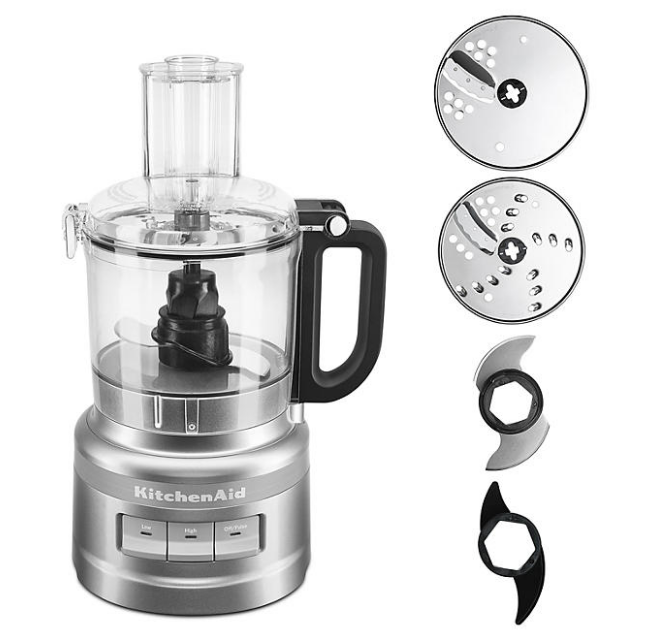 Convierte la preparación de alimentos en una tarea fácil y rápida con el procesador de alimentos KitchenAid® de 7 tazas Plus plateado. Su potente motor y su diseño intuitivo hacen que picar, rebanar y mezclar sean procesos simples y eficientes. Disfruta de su precio rebajado a $59.98 y lleva a casa esta herramienta imprescindible para cualquier cocinero aficionado o profesional.