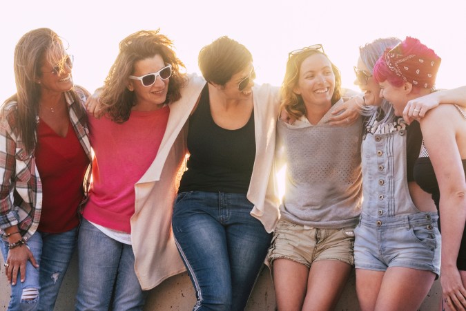 ¡Olvídate de los gastos altos! Estrategias para tener una vida social vibrante sin vaciar tu billetera
