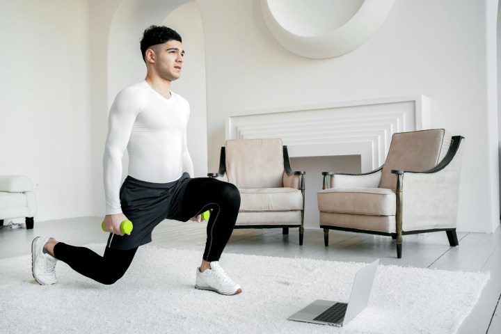 Ejercítate sin gastar una fortuna: consejos para comprar productos de fitness y equipos de ejercicio en casa en Estados Unidos.