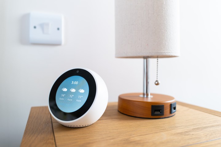 Encuentra todo lo que necesitas saber sobre el Altavoz Echo Pop de Amazon y cómo puedes ahorrar dinero en tu compra con esta guía completa.