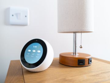 Encuentra todo lo que necesitas saber sobre el Altavoz Echo Pop de Amazon y cómo puedes ahorrar dinero en tu compra con esta guía completa.