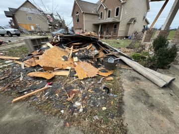 ¿Necesitas ayuda tras los daños causados por tormentas en Texas? Conoce cómo calificar y solicitar la asistencia por desastre de FEMA en este artículo.