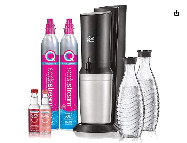 Con el paquete SodaStream Aqua Fizz, puedes disfrutar de refrescos burbujeantes en la comodidad de tu hogar. Este conjunto incluye todo lo que necesitas, desde un fabricante de agua con gas hasta cartuchos de CO2 y jarras de vidrio.