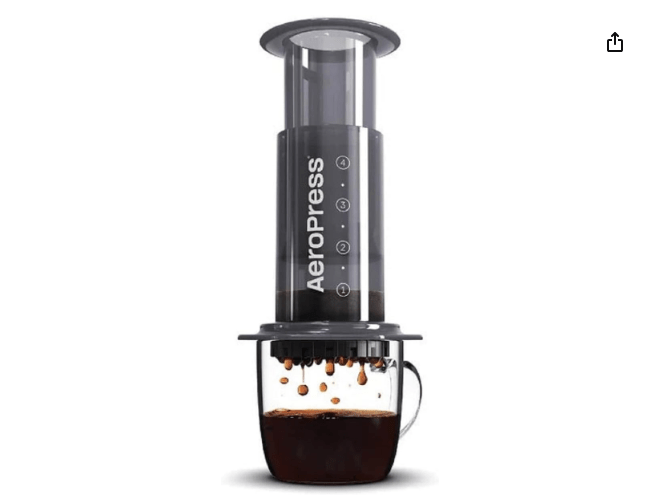 ¿Café delicioso en cualquier lugar? ¡Sí, es posible con la AeroPress Original! Esta cafetera portátil te permite preparar café de calidad barista en cuestión de segundos. ¡Y ahora con un 20% de descuento en Amazon!
