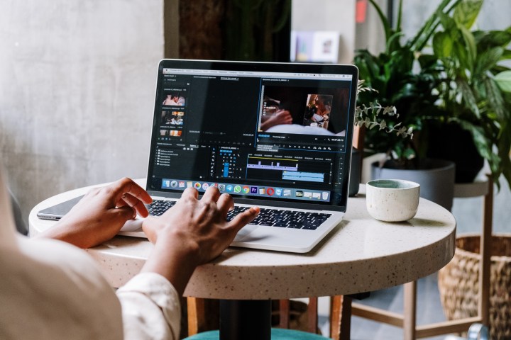 Consigue el elegante y potente MacBook Air M3 por solo $899: oferta por tiempo limitado ($200 de descuento)