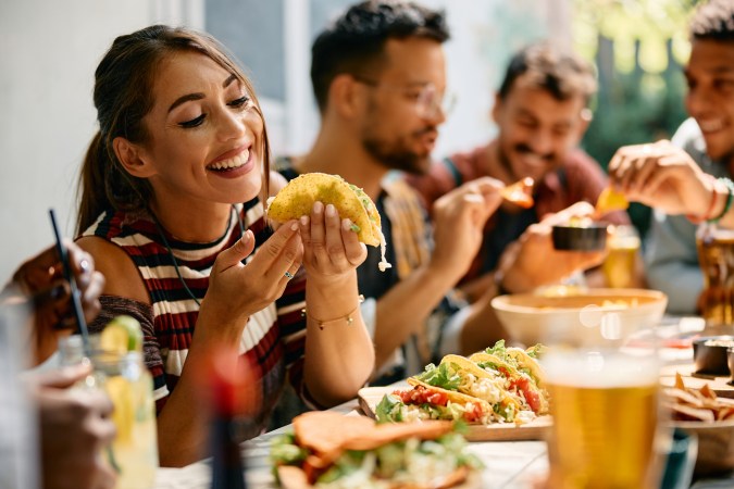 Cupones de restaurantes: la clave para disfrutar de tus comidas favoritas sin gastar una fortuna. Descubre cómo encontrarlos y usarlos en USA.