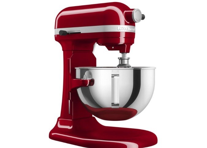 Potencia tus creaciones culinarias con la batidora KitchenAid. 11 velocidades, bowl de 5.5 cuartos y accesorios incluidos. ¡La herramienta perfecta para cualquier cocinero!