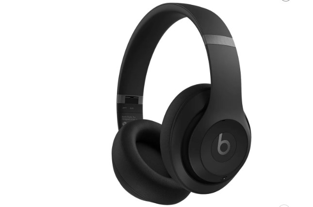 Disfruta de tu música favorita sin interrupciones y ahorra un 14%. Los auriculares Beats Studio Pro te ofrecen cancelación de ruido activa, sonido de alta fidelidad y un descuento imperdible en Target.
