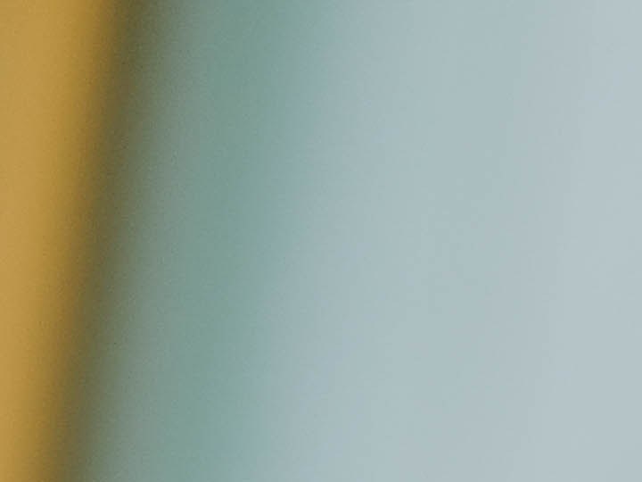 Disfruta de lo mejor de ambos mundos con este smartphone que combina nostalgia y tecnología de punta. ¡Aprovecha el descuento y renueva tu estilo!