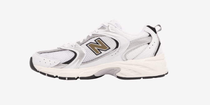 ¡Renueva tu estilo con las New Balance 530 para mujer! Consigue estas zapatillas icónicas con descuento especial y disfruta de la máxima comodidad y estilo. $89.99.
