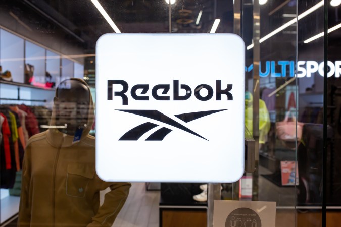 Calidad y diseño al alcance de todos: Reebok te ofrece productos de alta calidad a precios increíbles. ¡Renueva tu guardarropa con las mejores marcas!
