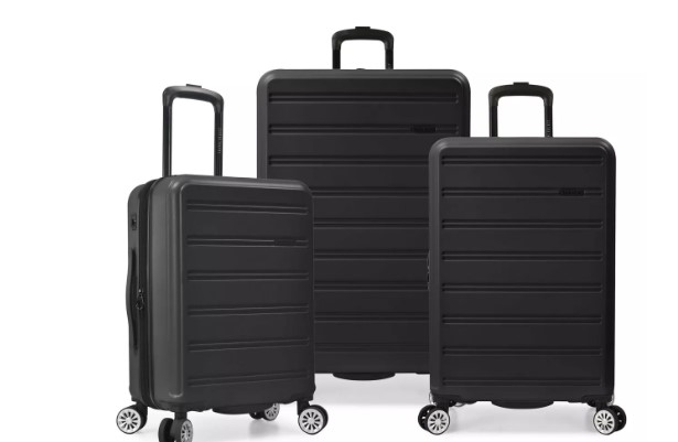 Maletas inteligentes con estilo y descuento. El juego de maletas Snow Creek Matte incluye puerto USB, ruedas giratorias y un 25% de descuento en Target. ¡Comienza a planificar tu próxima aventura!