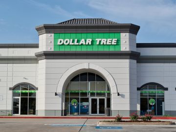 Ahorra en grande con las ofertas de verano de Dollar Tree. Encuentra 10 productos esenciales para el verano a solo $1.25 o $5.00.