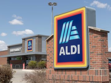 Descubre cómo Aldi está cambiando la forma en que compras con productos deliciosos y económicos. Encuentra pizza, café, snacks y más, ¡todo por menos de $6!