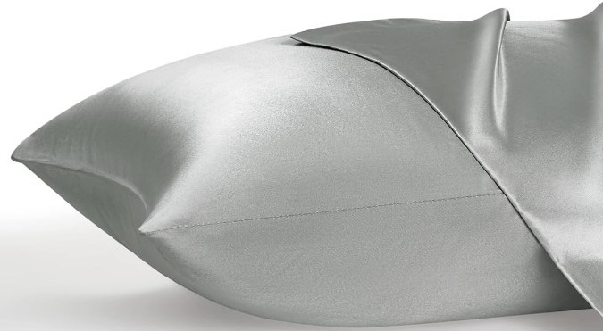 Despierta con el cabello suave gracias a la funda de almohada satinada Bedsure, perfecta para un descanso lujoso. ¡Obtén un 57% de descuento hoy!