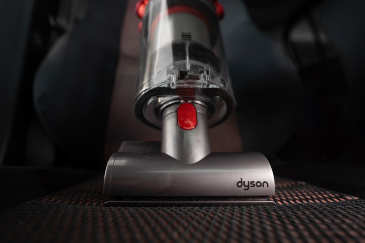 ¿Vale la pena invertir en una Dyson? Analizamos las ventajas y desventajas de las aspiradoras Dyson y te presentamos alternativas más económicas sin sacrificar rendimiento.