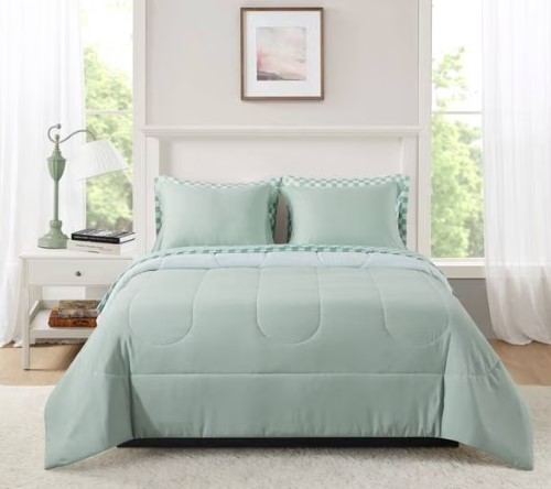 Consigue el conjunto de cama Mainstays de 5 piezas a solo $26.96 en Walmart. Dale un nuevo estilo a tu habitación y ahorra $3 hoy mismo.