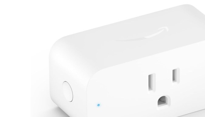 Convierte cualquier aparato en un dispositivo inteligente con el Amazon Smart Plug. Optimiza tu tiempo y energía automatizando tu espacio con facilidad.