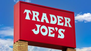 Las ofertas de Trader Joe’s este agosto: Explora productos deliciosos como la mantequilla de maní con miel y hamburguesas de pavo. ¡Excelentes precios!