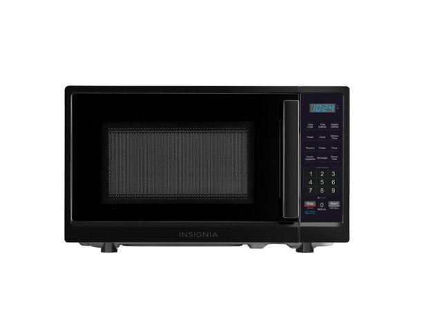 Ofertas Best Buy: Microondas Insignia en color negro por $69.99. Compacto y moderno, ¡aprovecha el descuento hoy!