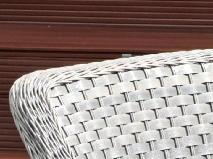 ¿Buscas muebles de exterior? Este encantador juego de patio en Target está en oferta de $500 a $180. ¡Ideal para otoño!
