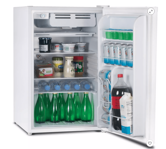 Mantén tus alimentos frescos con este refrigerador y congelador comercial. Compra en Target y ahorra $103. ¡Oferta válida al comprar online!