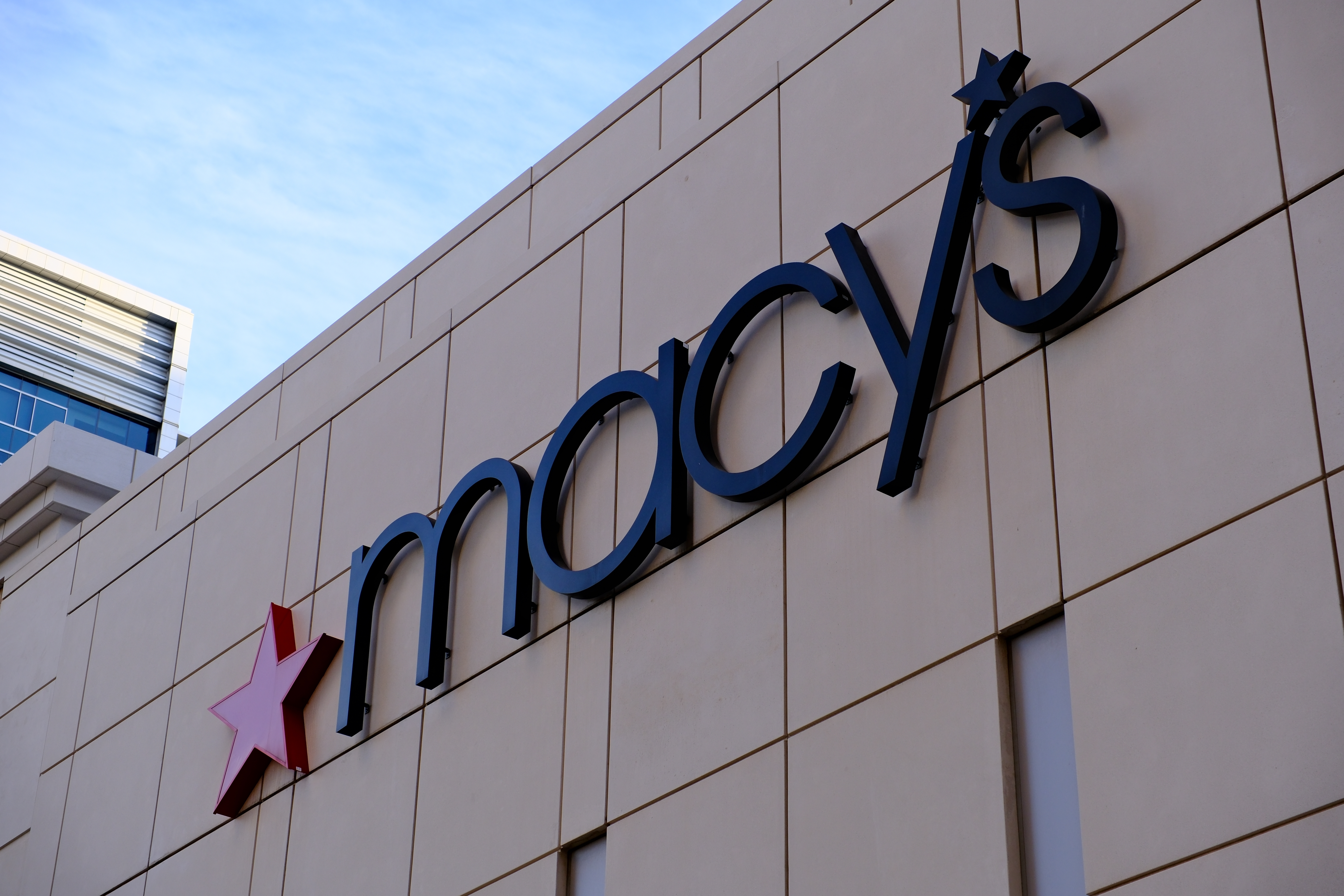 Aprovecha los cupones de descuento de Macy's: encuentra las mejores promociones en ropa, calzado y fragancias. ¡No te lo pierdas!