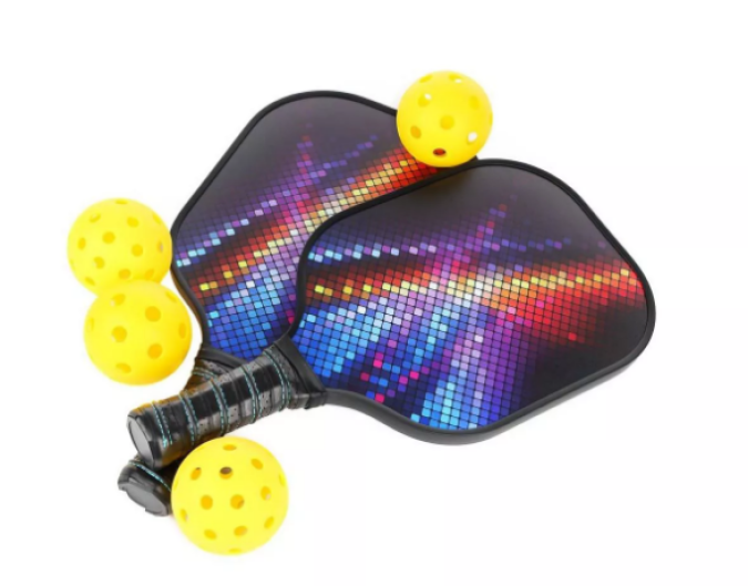 Consigue el juego de 2 paletas de Pickleball de grafito con 4 pelotas y bolsa de transporte por $49,99. ¡Ideal para cualquier jugador!"