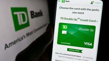 Solicita tu tarjeta de crédito en TD Bank como migrante y empieza a construir tu historial crediticio. Sigue estos simples pasos y obtén beneficios financieros.