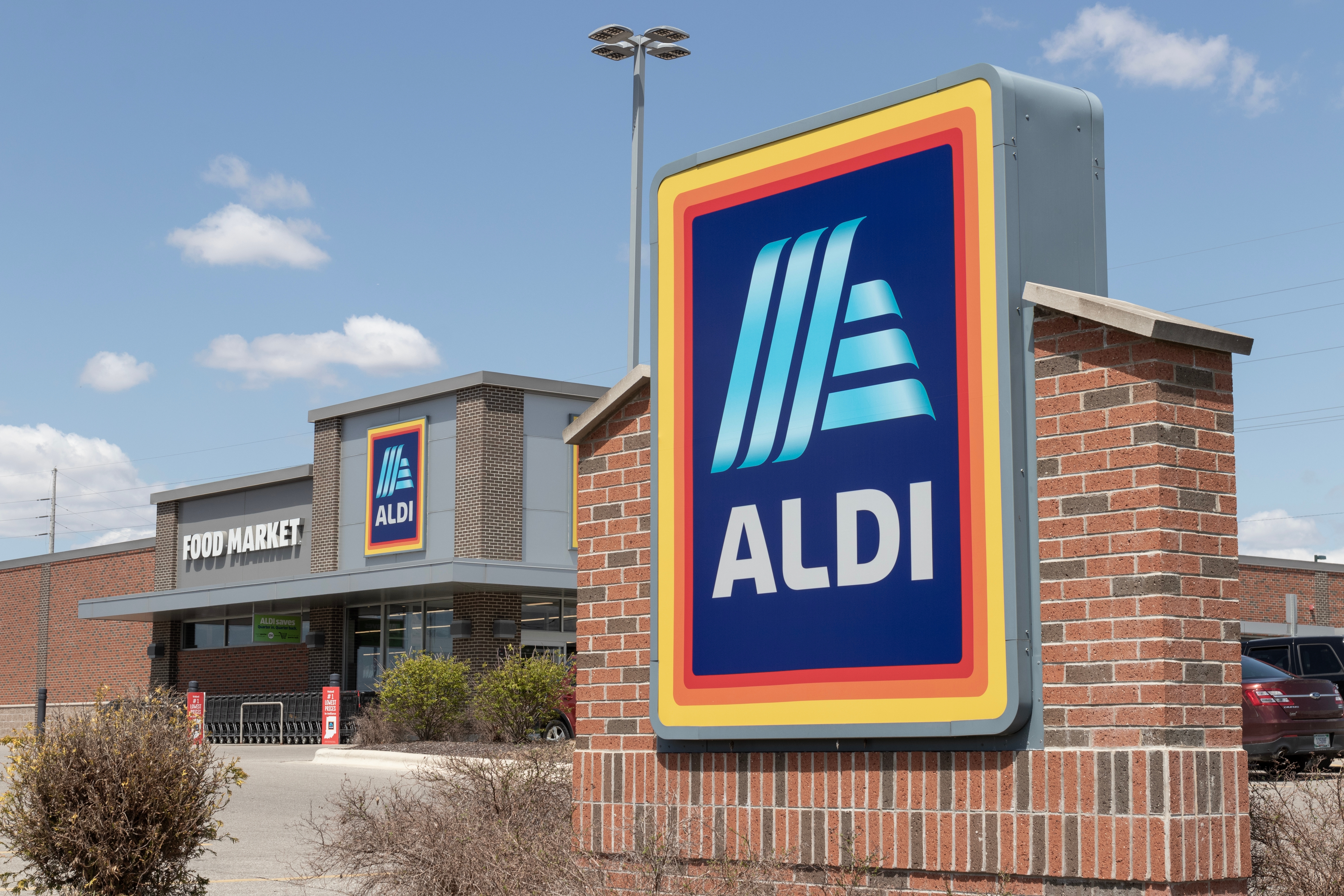 Aldi trae productos exclusivos cada semana. Aprende a identificar el mejor momento para comprar y aprovecha los mejores precios.