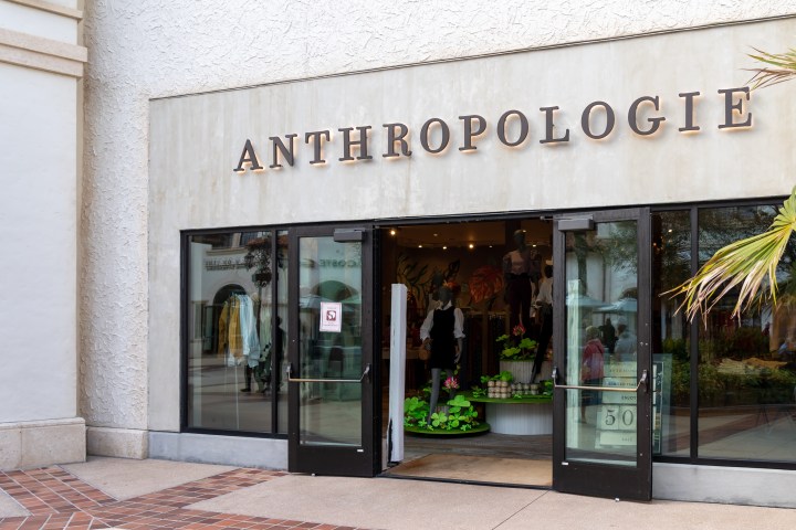 Renueva tu hogar antes del Black Friday con hasta 40% de descuento en Anthropologie. Encuentra los mejores artículos de deco y muebles para esta temporada