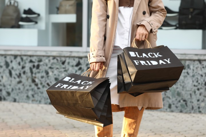 Aprovecha el Black Friday 2024 al máximo con los tips de ChatGPT: aprende a comparar, activar alertas y mucho más para ahorrar en grande.