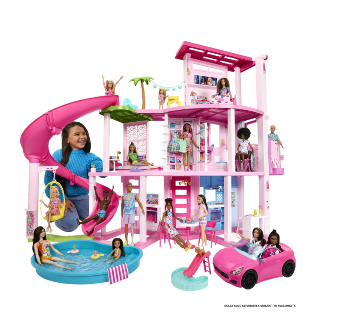 ¡Crea un mundo de fantasía con la Casa de Muñecas Barbie Dreamhouse! Con piscina, tobogán y muchos accesorios, la diversión nunca termina. ¡Ahora a un precio increíble!