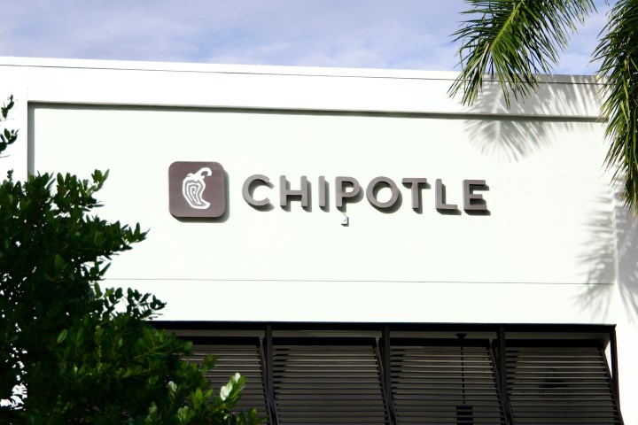 Regalos únicos de Chipotle para esta Navidad. Desde jabones de cilantro hasta velas virales, disponibles desde $10 USD