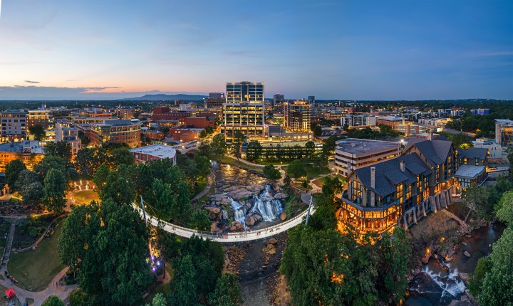 ¿Buscas calidad de vida y empleo en USA? Greenville combina economía, crecimiento laboral y un clima privilegiado.