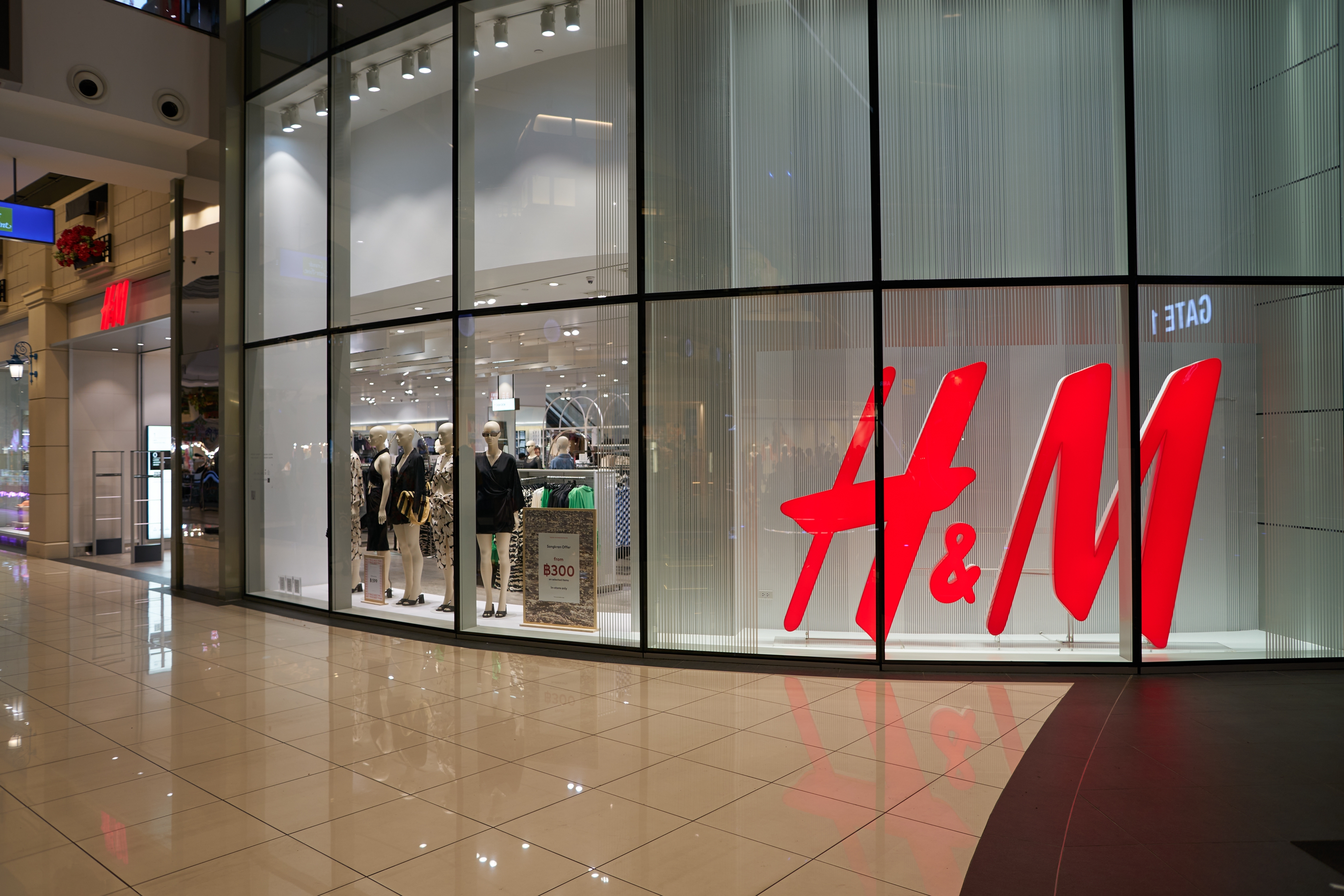 Este Black Friday 2024, H&M tiene ofertas especiales para inmigrantes en ropa y accesorios. ¡Ahorra mientras te vistes con estilo!