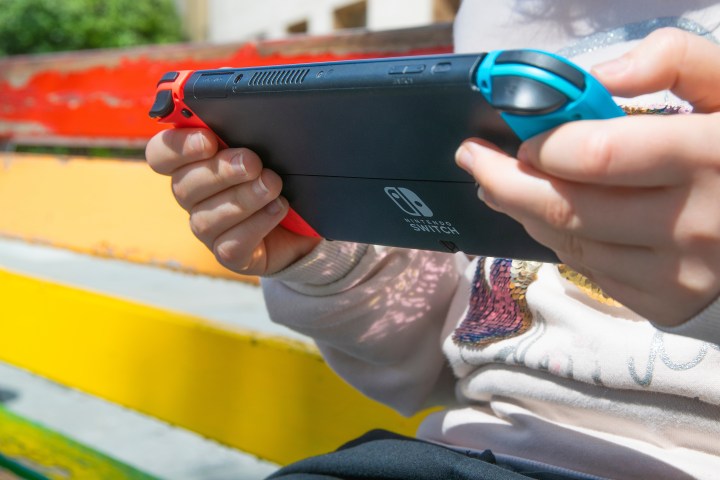 La Nintendo Switch Lite es la consola portátil ideal. Con esta oferta de Walmart, podrás llevar tus aventuras contigo a todas partes por solo $169.