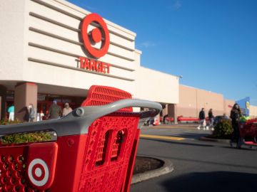 Aprovecha las promociones del día en Target: productos destacados como el Moisés Graco y el Árbol de Navidad con descuentos increíbles. ¡Compra ahora y ahorra!