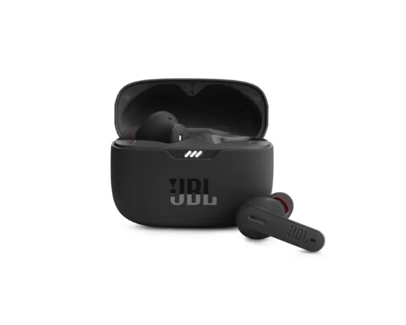 Sumérgete en tu música con los auriculares JBL Tune 235NC. Hoy a solo $49.99 en Best Buy.