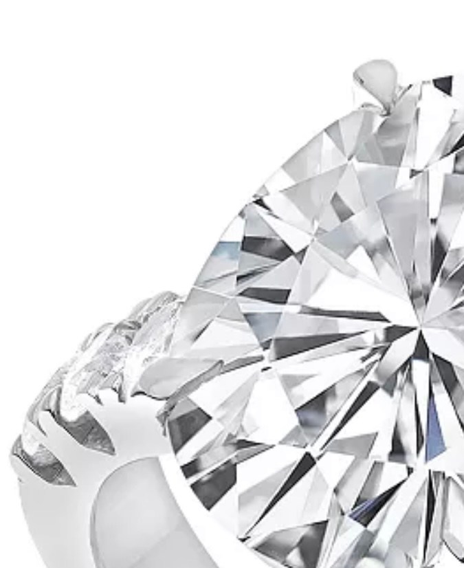 Diamond Oval Engagement Ring de Badgley Mischka.