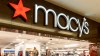 Macy's presentó sus ofertas en cosméticos de maquillaje.