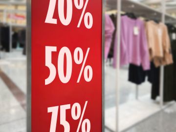 Algunas tiendas de ropa ofrecerán grandes descuentos en enero.