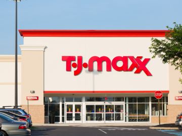 TJ Maxx mantiene sus descuentos en artículos para el hogar.