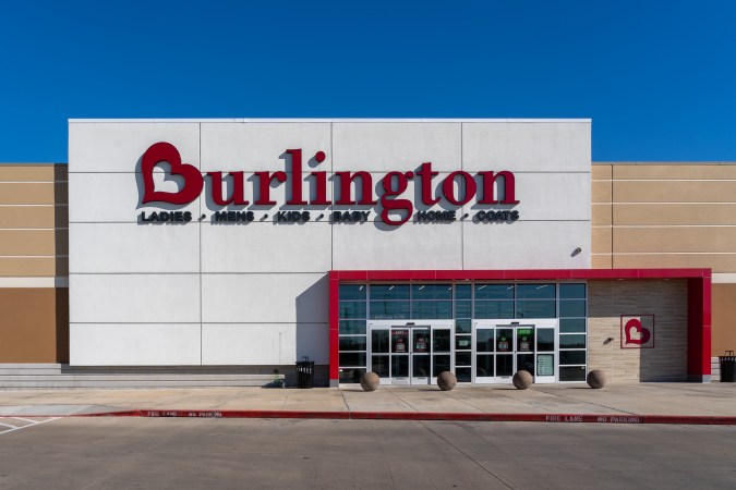 Burlington tendrá 70% de descuento en ropa.