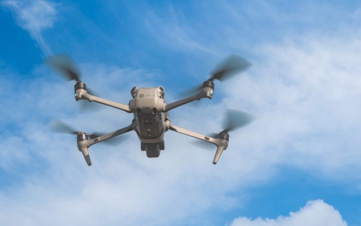 Adquiere tu propio drone con cámara con los descuentos de Macy's.