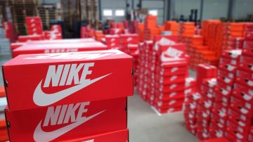 Nike tendrá hasta un 30% de descuento en algunos zapatos deportivos.