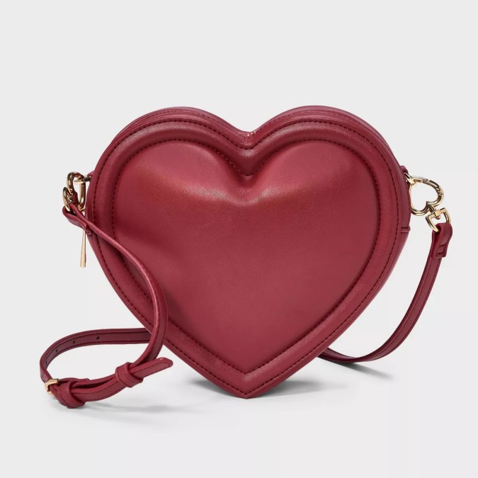 Valentine's Day Puff Heart Crossbody Bag de A New Day
